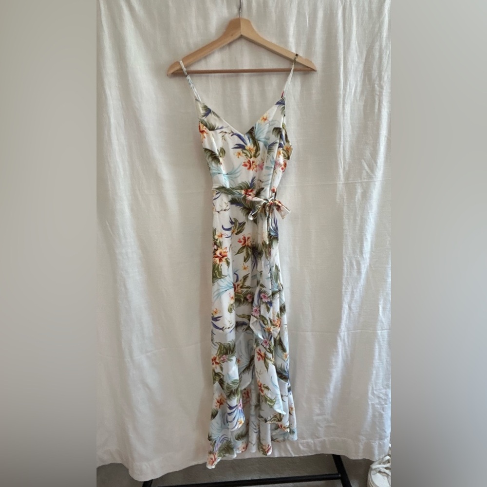 Francesca's NWT‎ Floral Slip Maxi Dress - White Tropical Print vacation resort